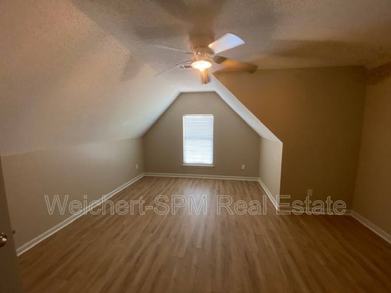 House for rent at 385 Dogwood Springs Dr, Oakland, TN 38060