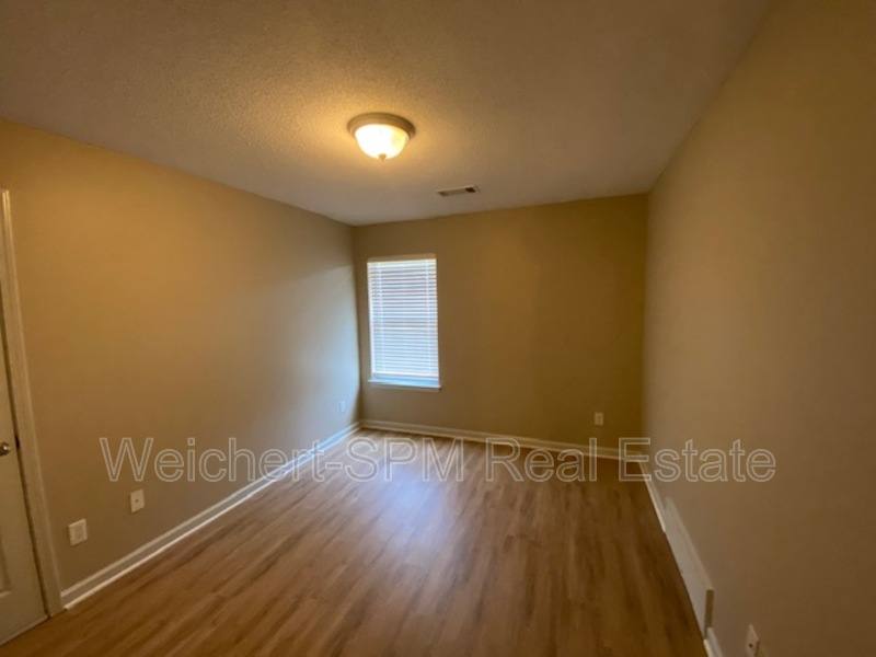 House for rent at 385 Dogwood Springs Dr, Oakland, TN 38060