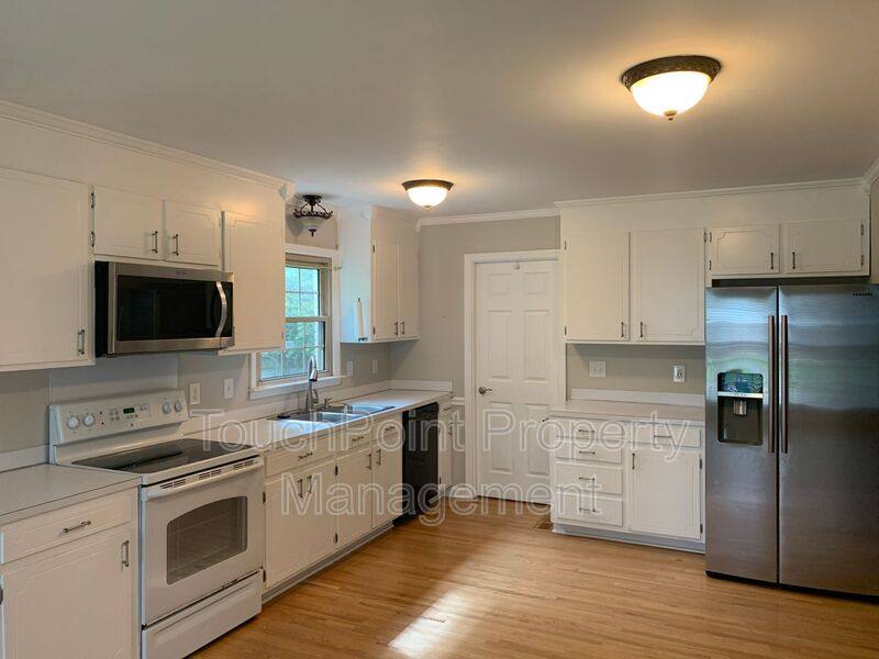 House for rent at 1130 Cheddington Dr, Charlotte, NC 28211