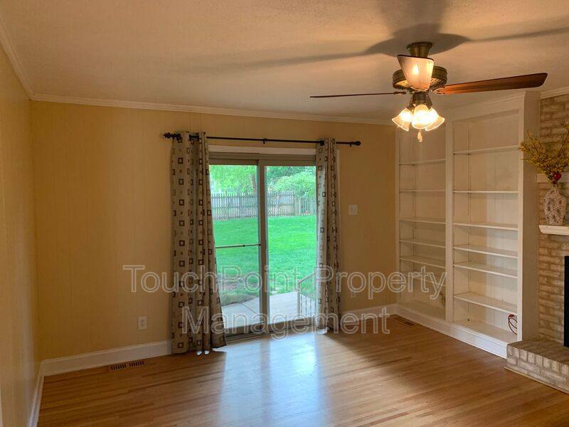 House for rent at 1130 Cheddington Dr, Charlotte, NC 28211