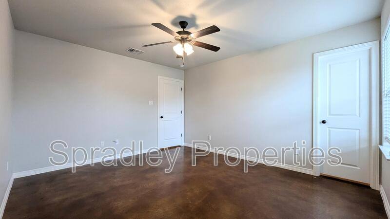 Apartment for rent at 205B Sparrow Cove, Troy, TX 76579