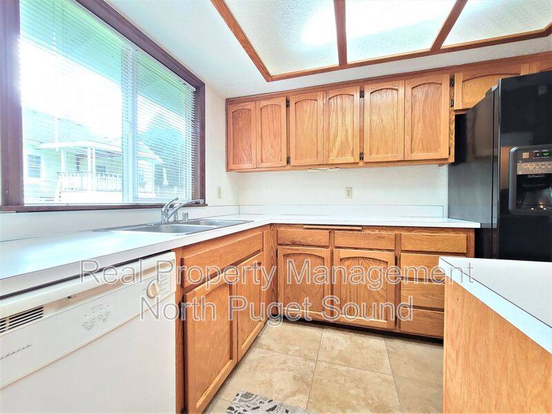 Apartment for rent at 1421 Pine St #A, Everett, WA 98201