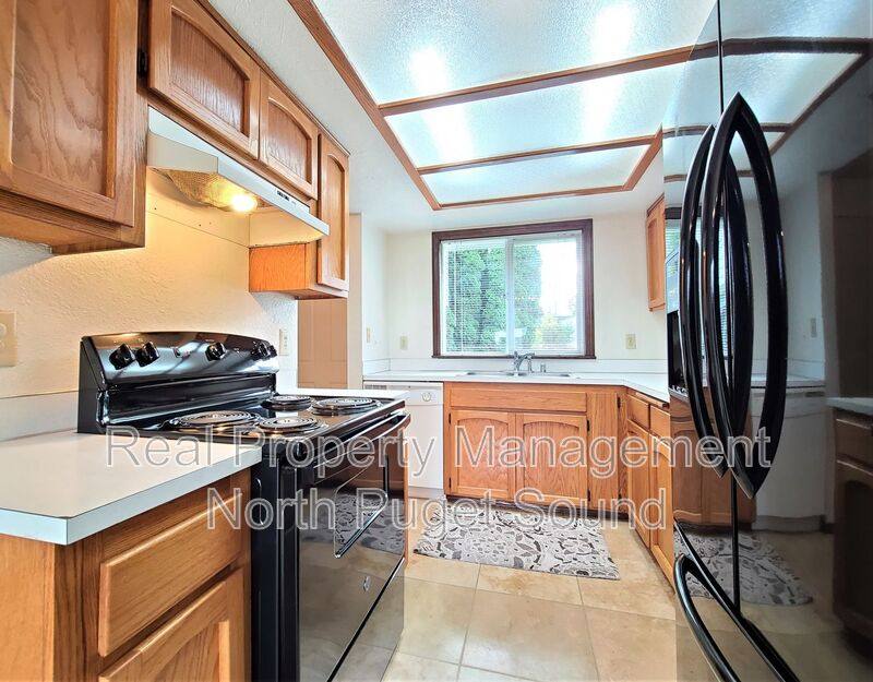Apartment for rent at 1421 Pine St #A, Everett, WA 98201