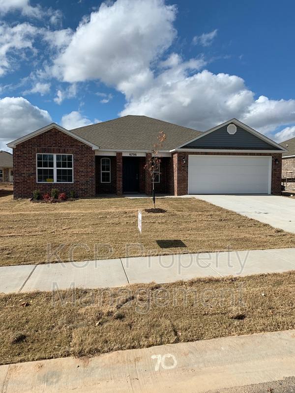 House for rent at 6706 SW Witmarsh Rd, Bentonville, AR 72712