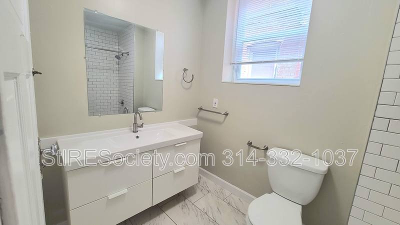 Apartment for rent at 2918 Louisiana Ave #A, Saint Louis, MO 63118