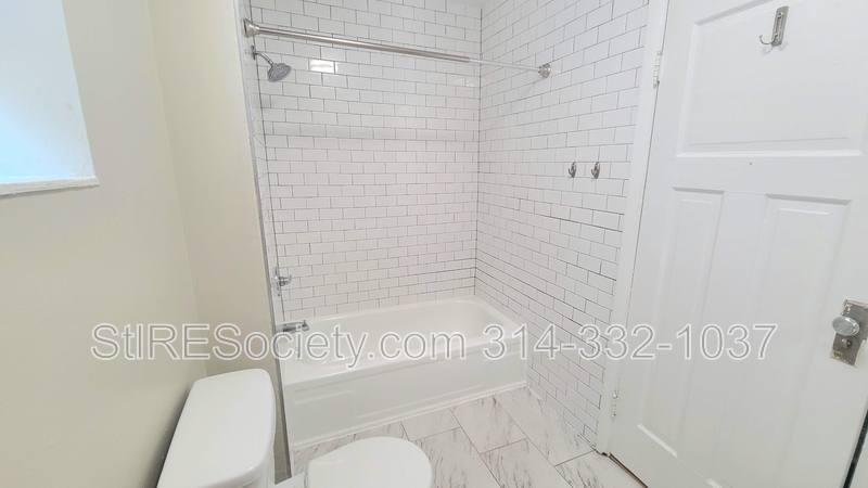 Apartment for rent at 2918 Louisiana Ave #A, Saint Louis, MO 63118