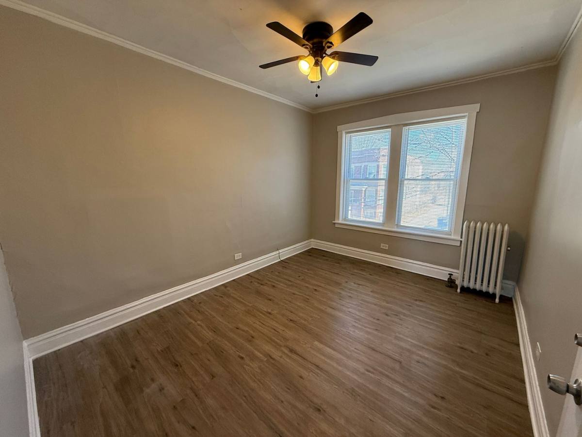 Apartment for rent at 2730-34 E 79th St 7848-50 S Burnham, Chicago, IL 60649