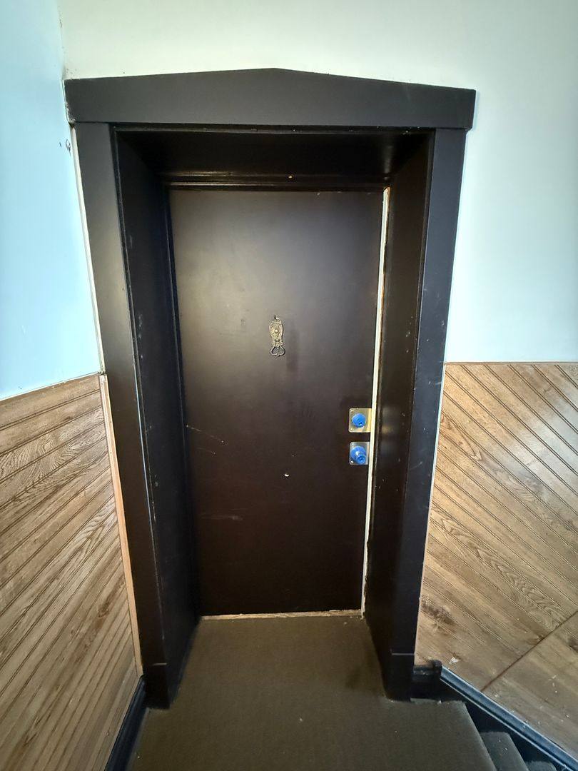 Apartment for rent at 2730-34 E 79th St 7848-50 S Burnham, Chicago, IL 60649