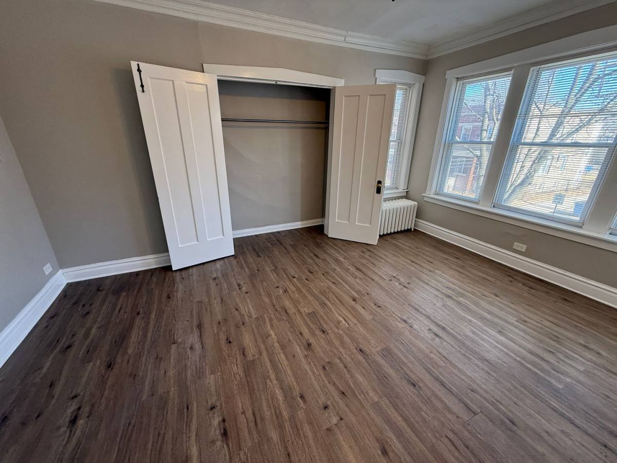 Apartment for rent at 2730-34 E 79th St 7848-50 S Burnham, Chicago, IL 60649