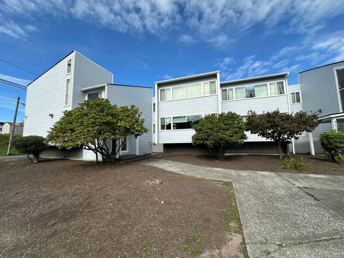 Apartment for rent at 4230 Hoyt Ave, Everett, WA 98203