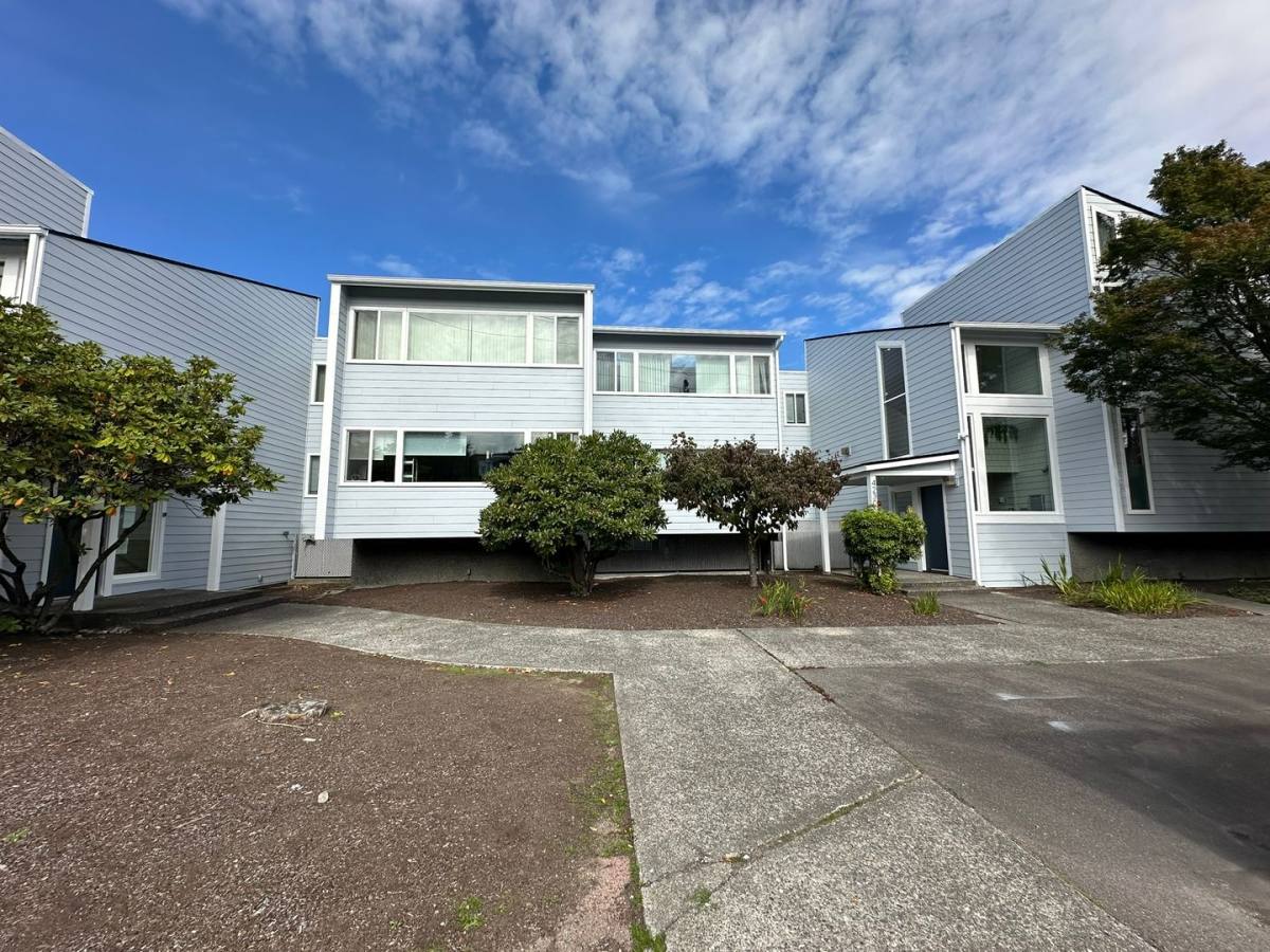 Apartment for rent at 4230 Hoyt Ave, Everett, WA 98203