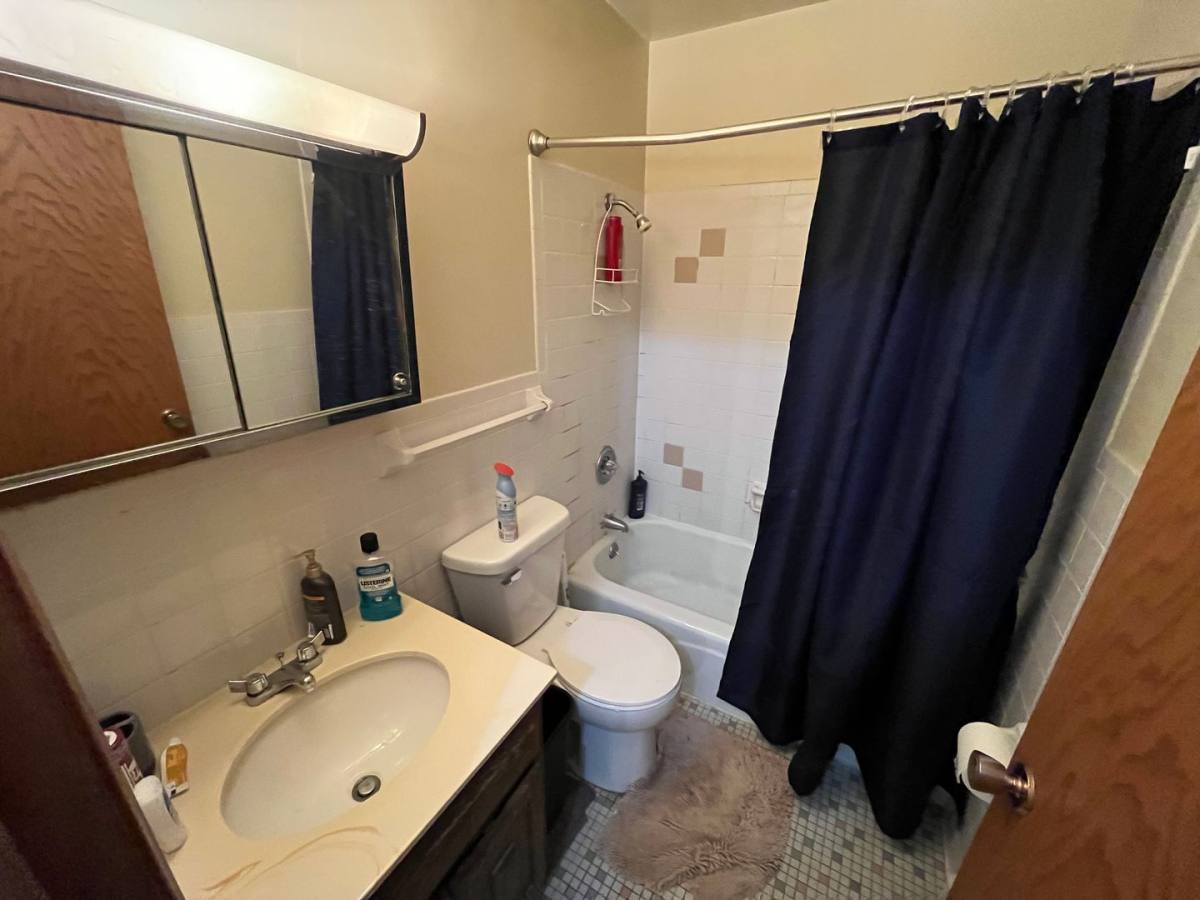 Apartment for rent at 1701 Kenwood Ave, Duluth, MN 55811