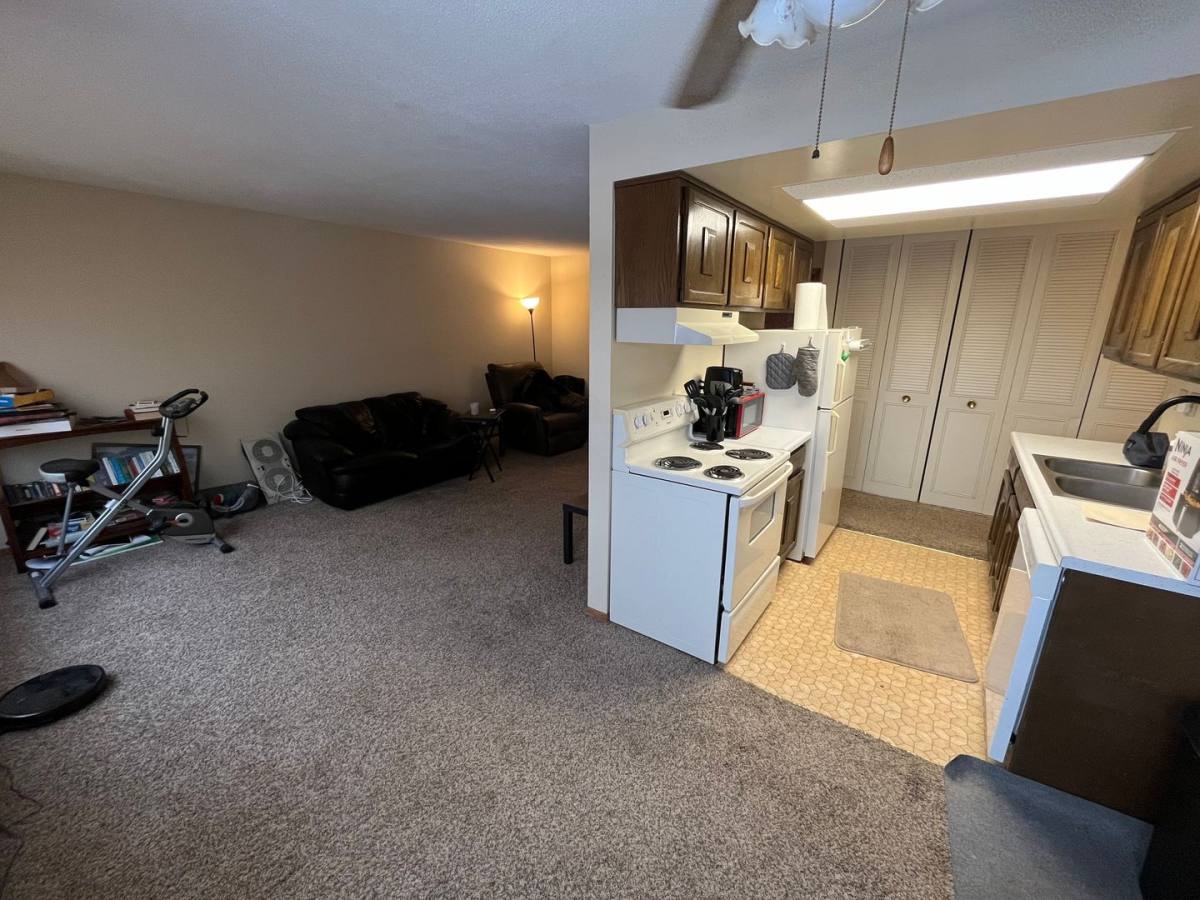 Apartment for rent at 1701 Kenwood Ave, Duluth, MN 55811