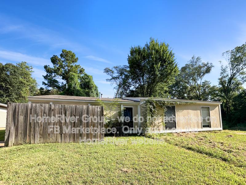 Townhouse for rent at 2076 Jan Dr, Memphis, TN 38127