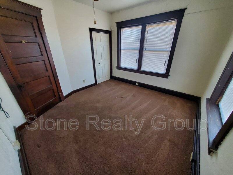 Apartment for rent at 19 N 12th St #4, Terre Haute, IN 47807