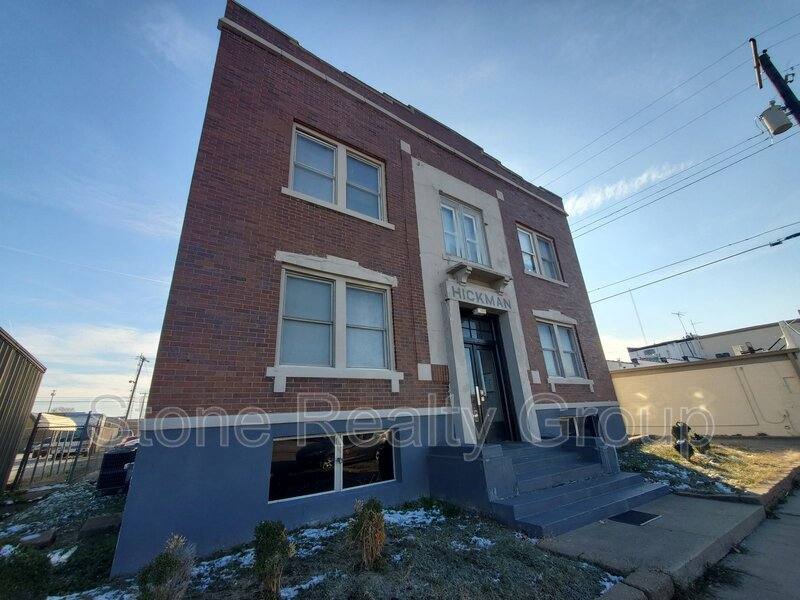 Apartment for rent at 19 N 12th St #4, Terre Haute, IN 47807