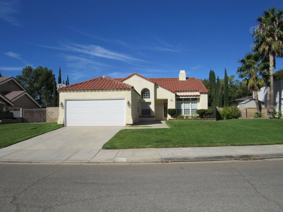 House for rent at 6005 Brougham St, Lancaster, CA 93536