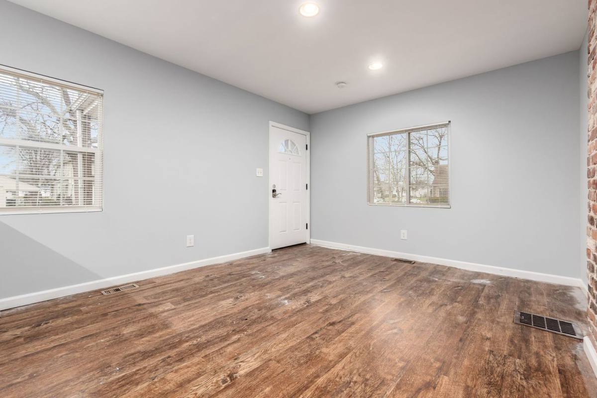 Apartment for rent at 486-488 S Huron Ave, Columbus, OH 43204
