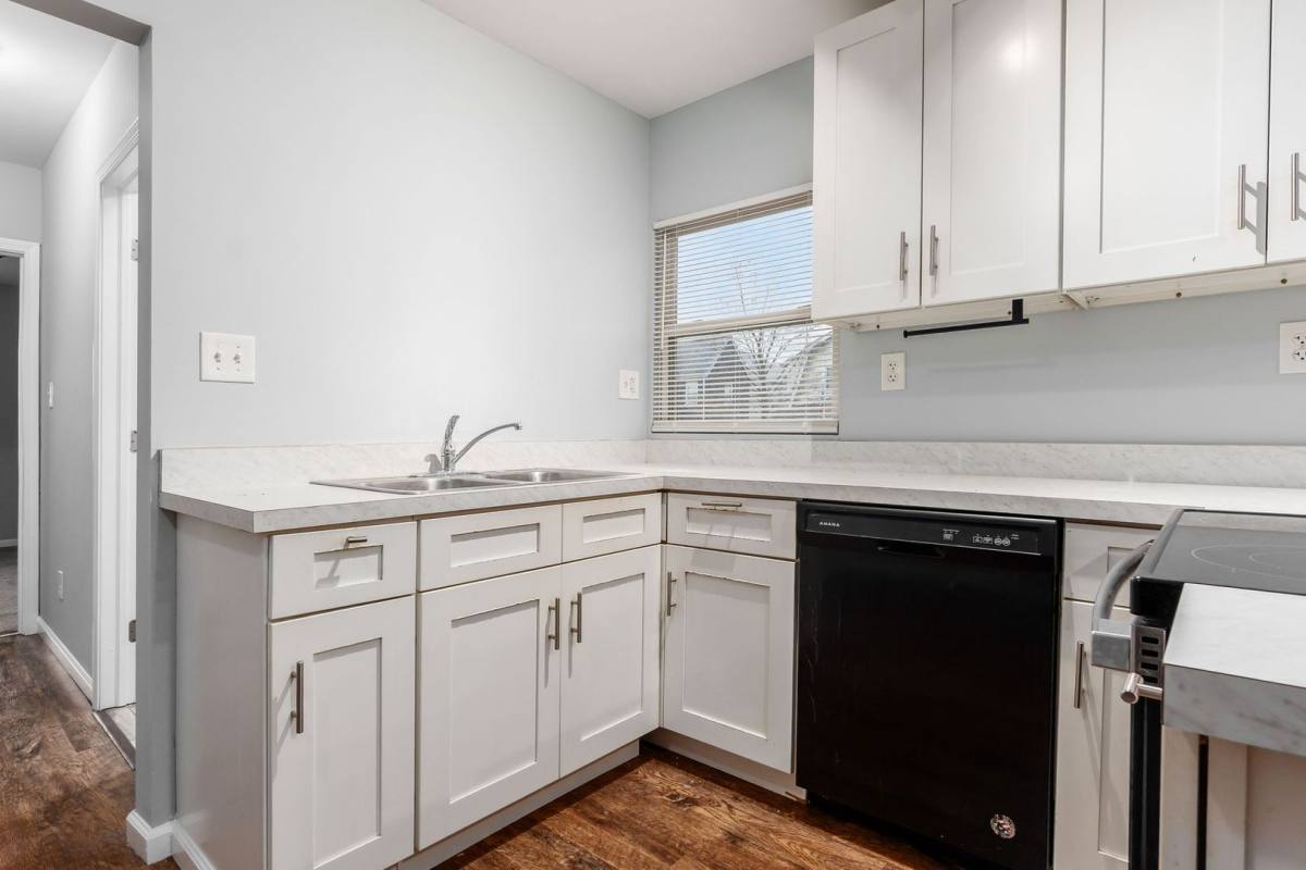 Apartment for rent at 486-488 S Huron Ave, Columbus, OH 43204