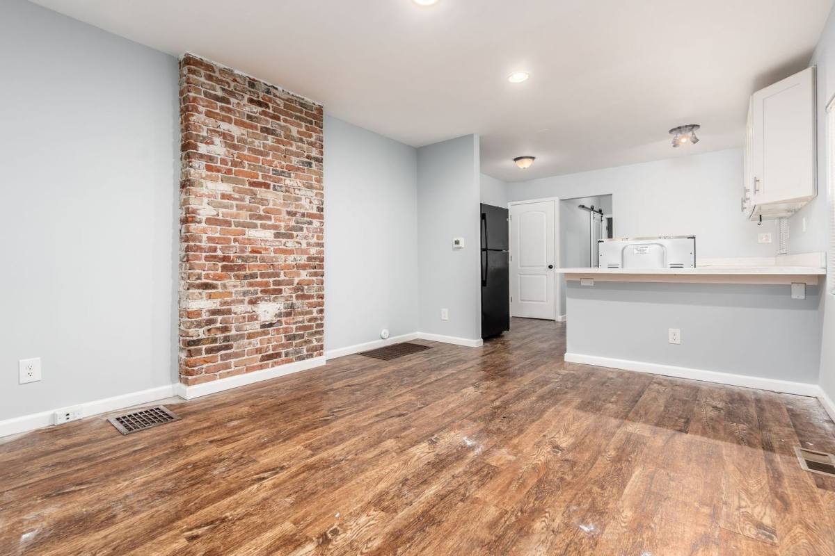 Apartment for rent at 486-488 S Huron Ave, Columbus, OH 43204