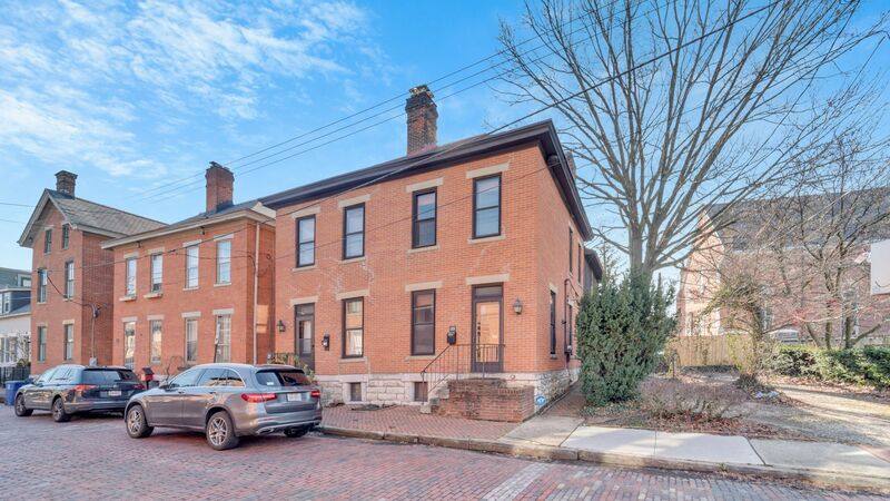 Townhouse for rent at 129-131 Sycamore St #131, Columbus, OH 43206