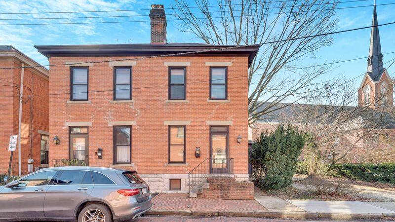 Townhouse for rent at 129-131 Sycamore St #131, Columbus, OH 43206