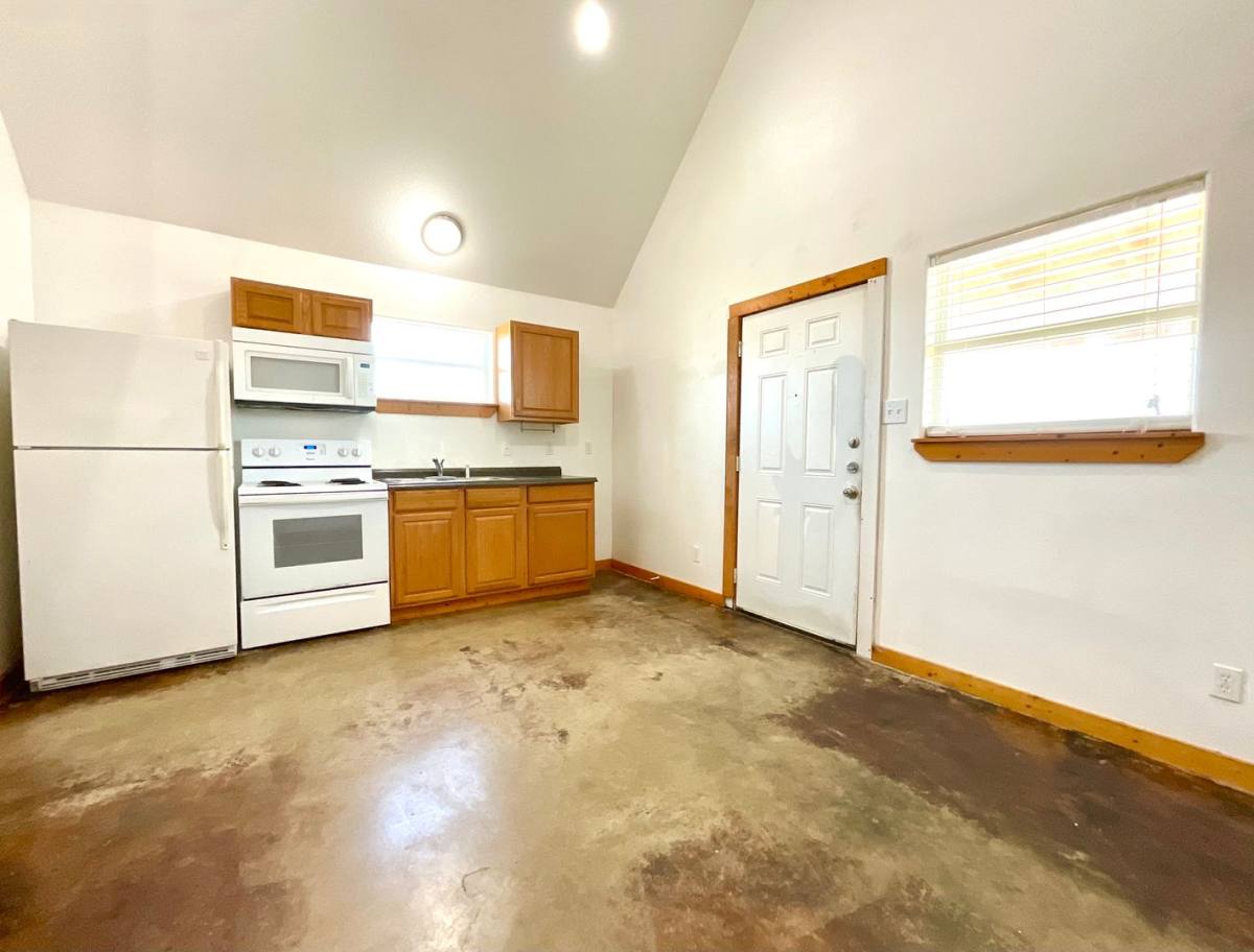 Apartment for rent at 573 Texas, Floresville, TX 78114