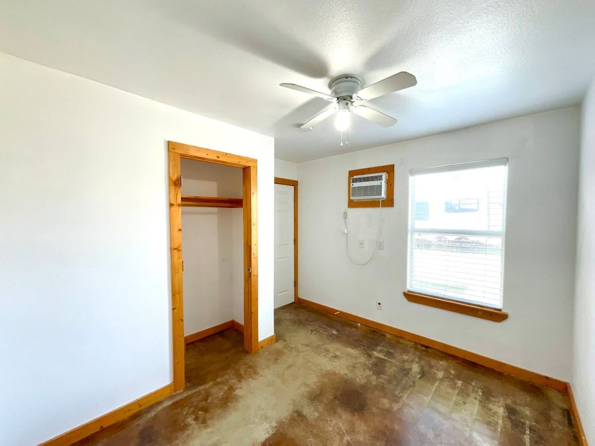 Apartment for rent at 573 Texas, Floresville, TX 78114