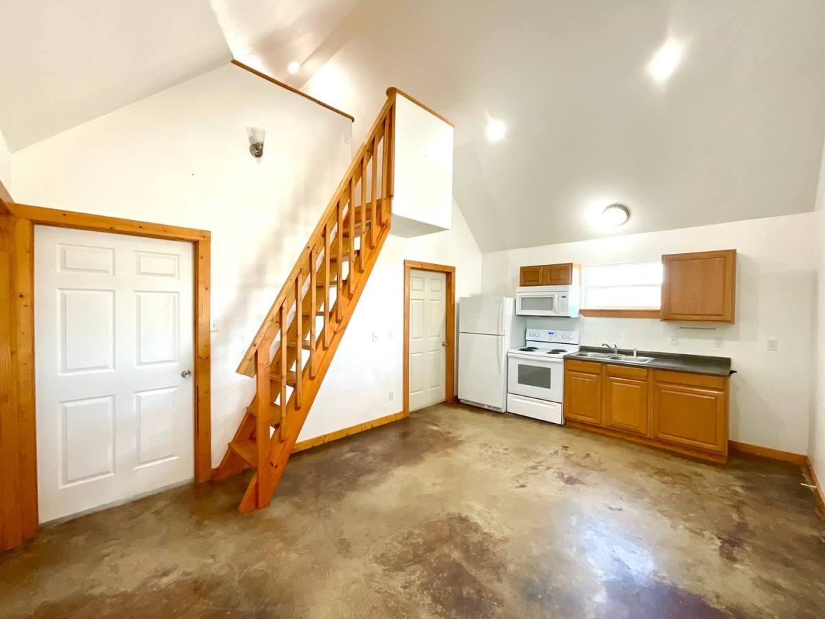 Apartment for rent at 573 Texas, Floresville, TX 78114