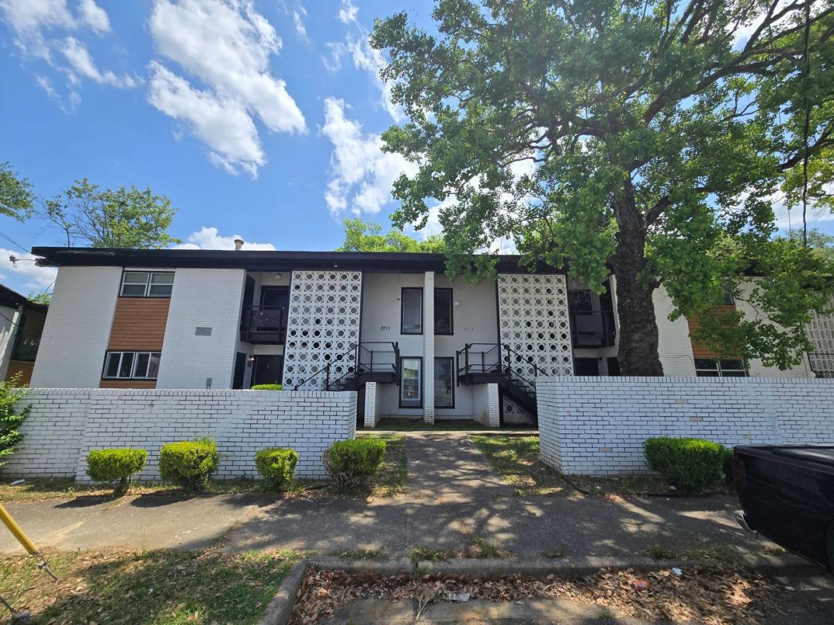 Apartment for rent at 3701 Wesley Dr, Montgomery, AL 36111