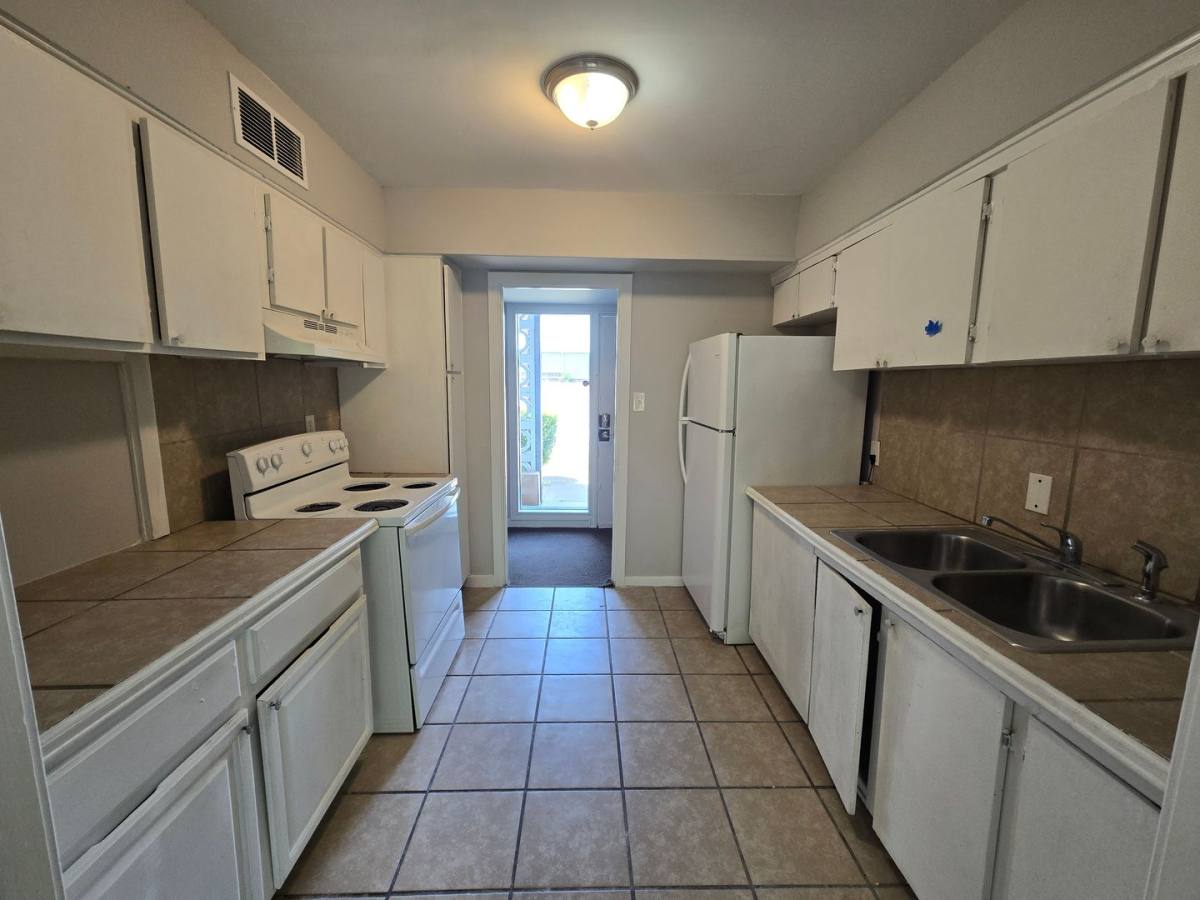 Apartment for rent at 3701 Wesley Dr, Montgomery, AL 36111