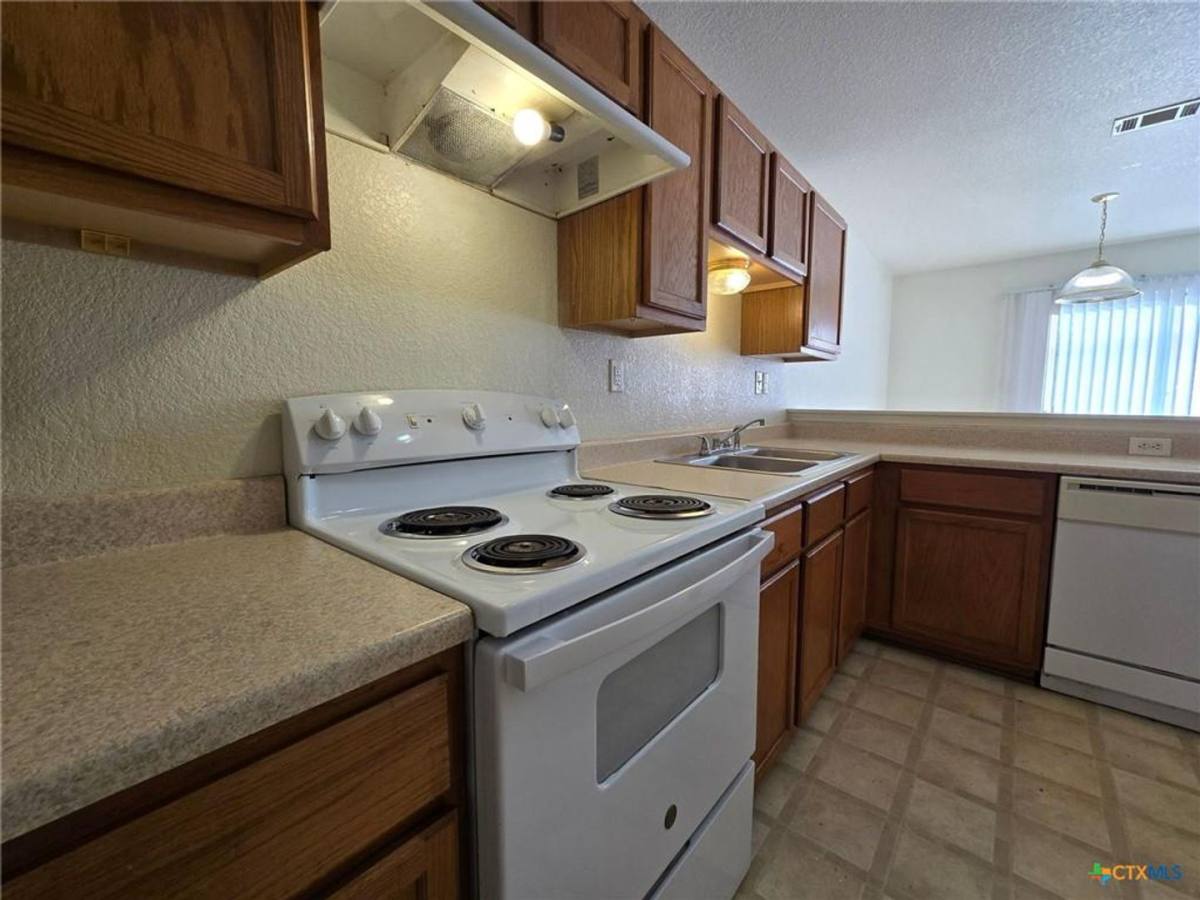 Apartment for rent at 2808 Leroy Circle, Killen, Texas, Killeen, TX 76542