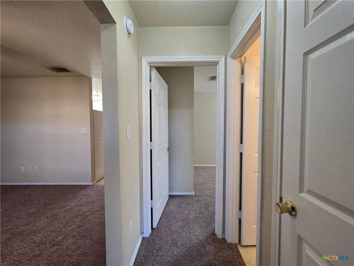 Apartment for rent at 2808 Leroy Circle, Killen, Texas, Killeen, TX 76542