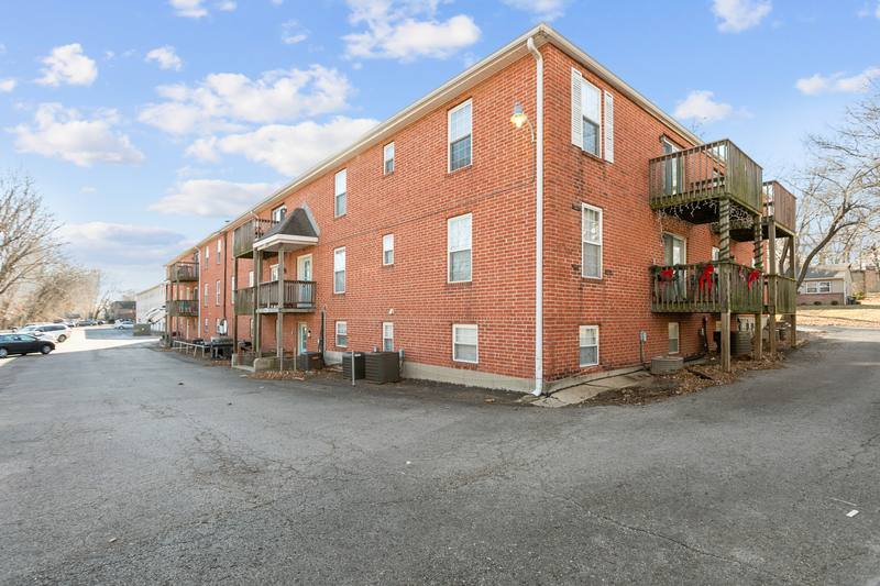 Apartment for rent at 8325 Lowell Ave #6, Overland Park, KS 66212