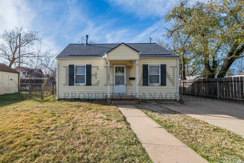 House for rent at 1047 S Glenn St, Wichita, KS 67213