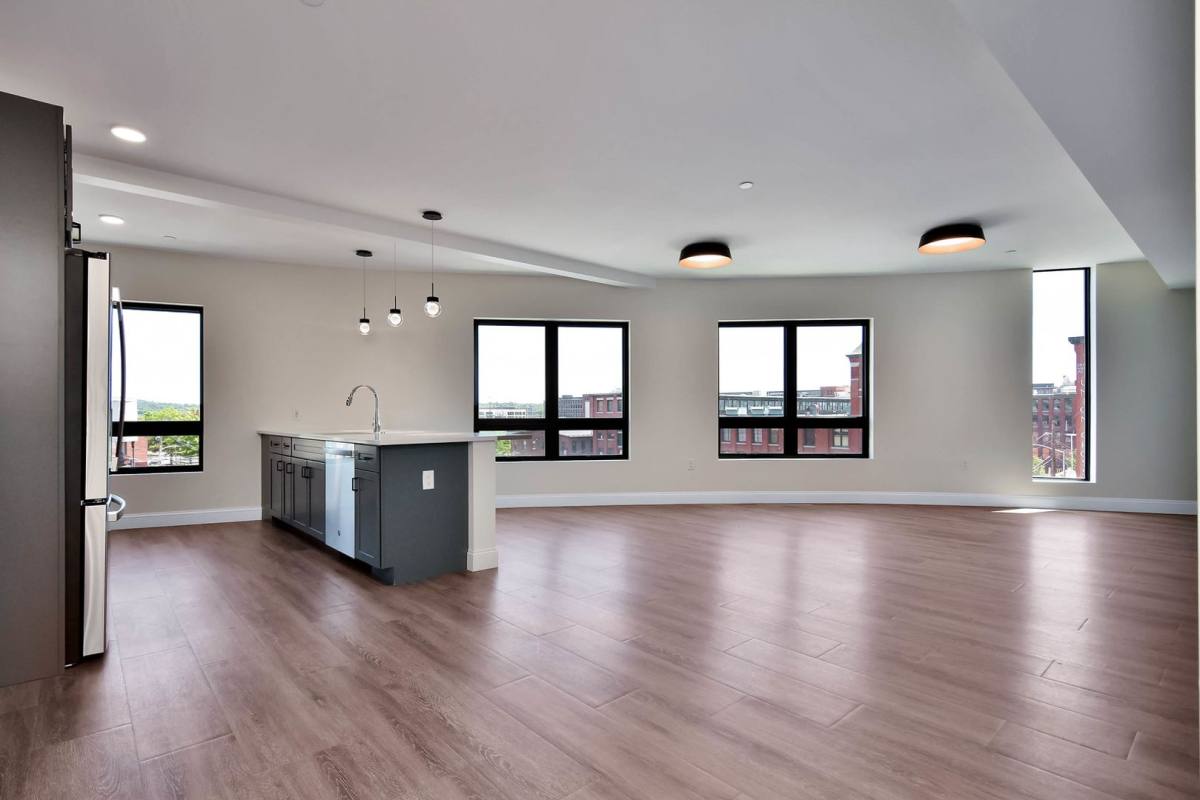 Apartment for rent at 215 Canal St, Lawrence, MA 01841