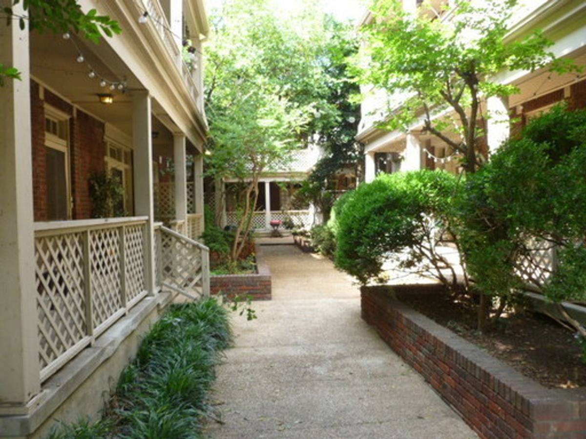 Apartment for rent at 1896 Peabody, Memphis, TN 38104