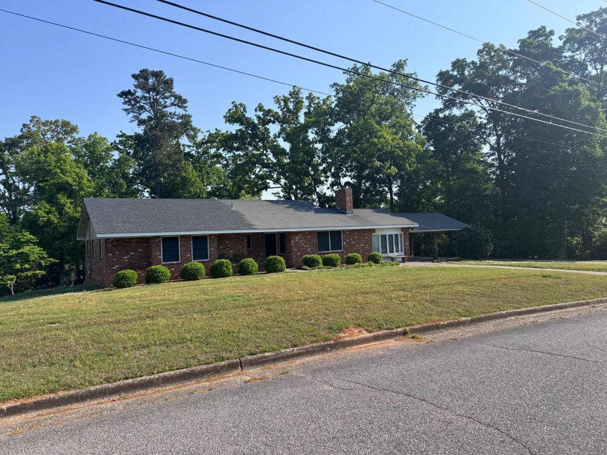 House for rent at 302 11th St NE, Jacksonville, AL 36265