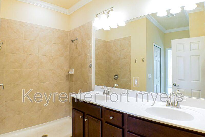 Townhouse for rent at 14688 Summer Rose Way, Fort Myers, FL 33919