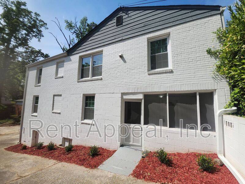 House for rent at 5 Burbank Dr #B, Atlanta, GA 30314