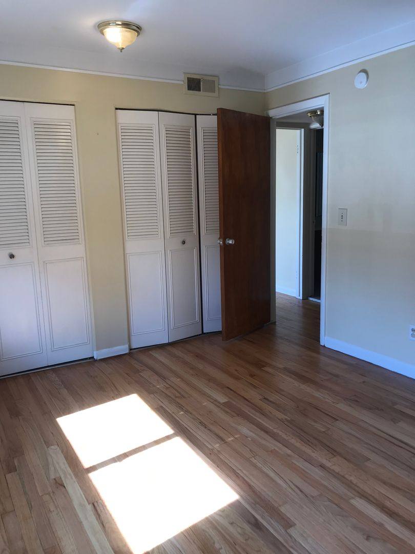 Apartment for rent at 1221 Island Dr, Ann Arbor, MI 48105