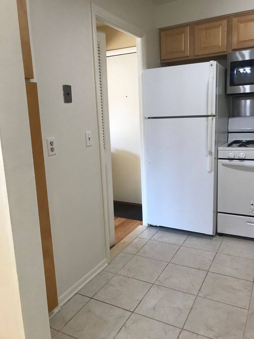 Apartment for rent at 1221 Island Dr, Ann Arbor, MI 48105