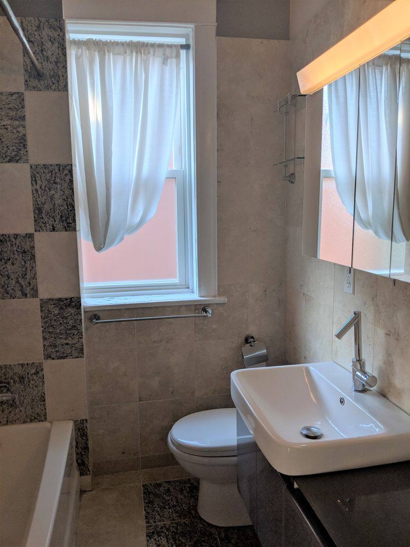 Apartment for rent at 4164 W Pine Ave, Saint Louis, MO 63108