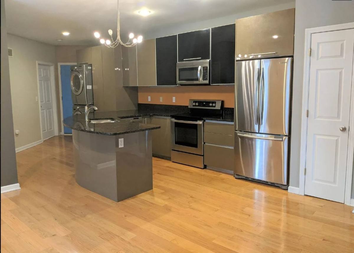 Apartment for rent at 4164 W Pine Ave, Saint Louis, MO 63108