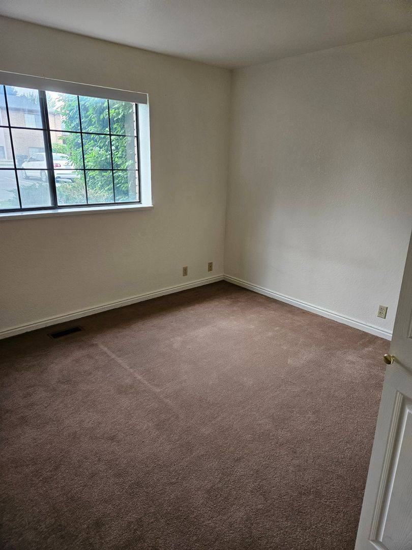 Townhouse for rent at 833 W 800 N, Orem, UT 84057