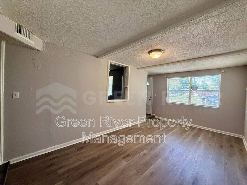 House for rent at 3078 W 15th St, Jacksonville, FL 32254
