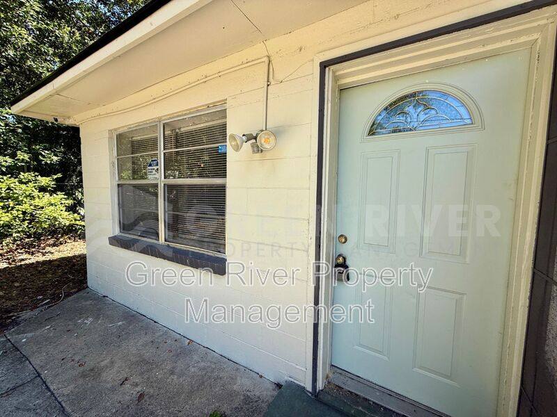 House for rent at 3078 W 15th St, Jacksonville, FL 32254