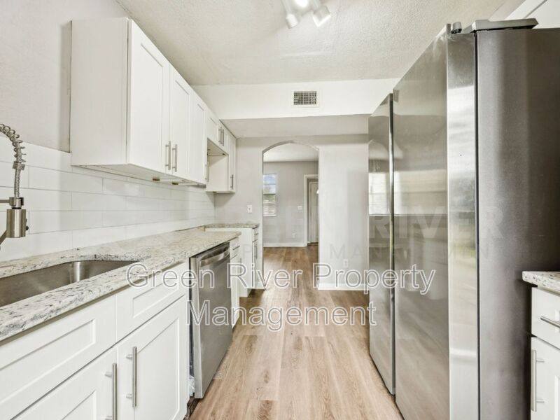 House for rent at 3078 W 15th St, Jacksonville, FL 32254