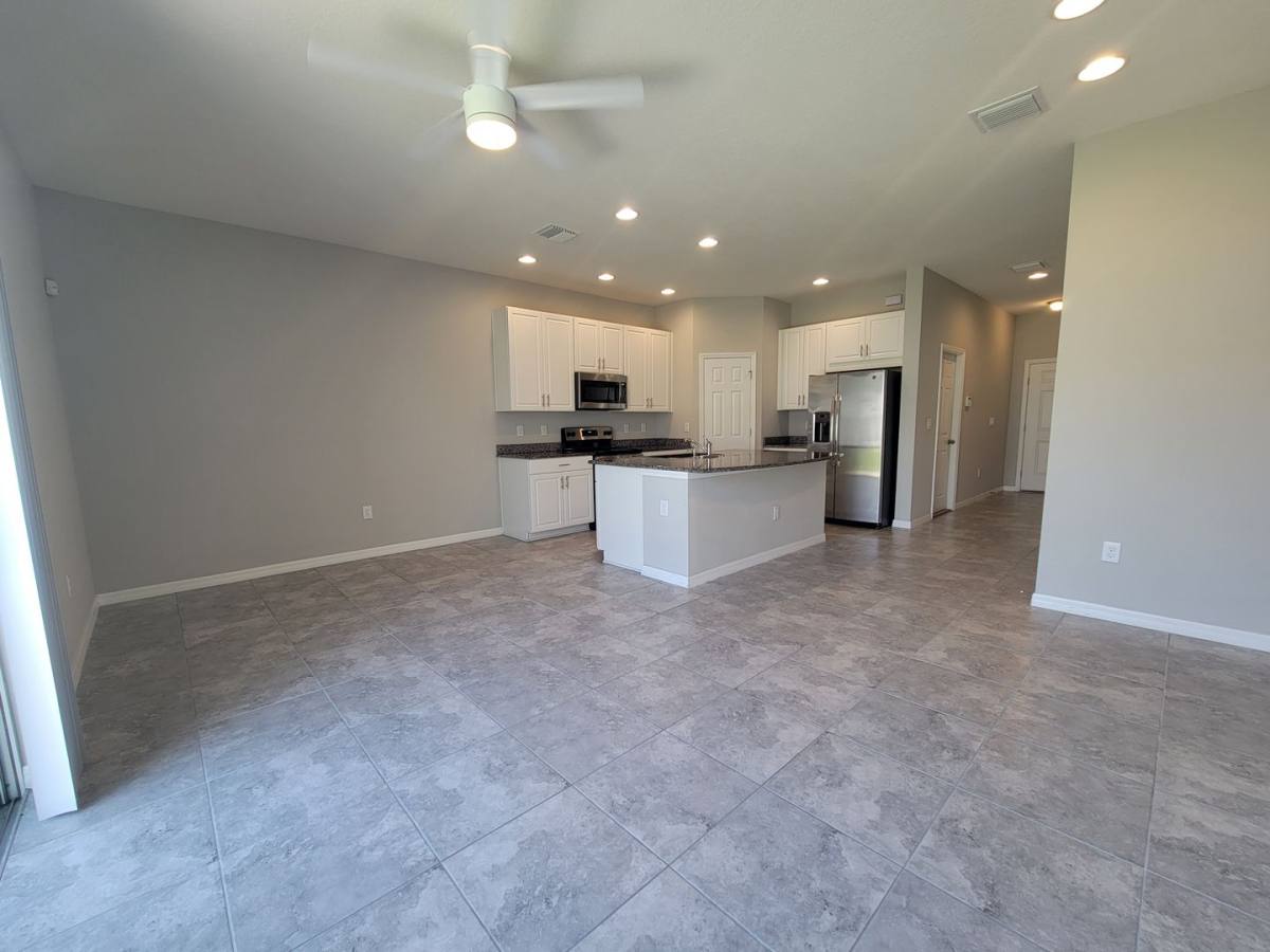 Townhouse for rent at 7113 Grand Elm Dr, Riverview, FL 33578
