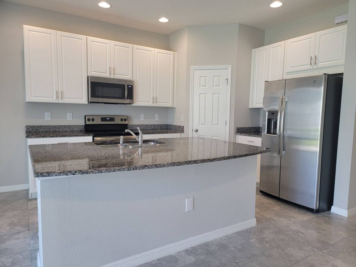 Townhouse for rent at 7113 Grand Elm Dr, Riverview, FL 33578